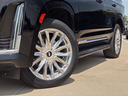 Certified 2024 Cadillac Escalade Premium Luxury AWD/4WD image 8