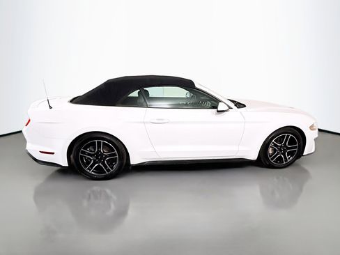 Used 2018 Ford Mustang Premium image 11