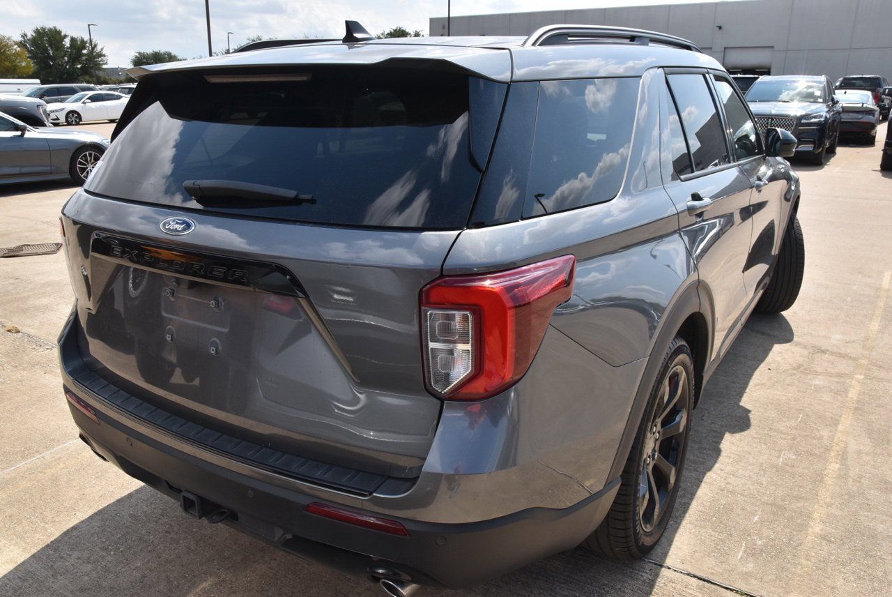 Used 2024 Ford Explorer ST-Line w/ Class IV Trailer Tow Package RWD image 6