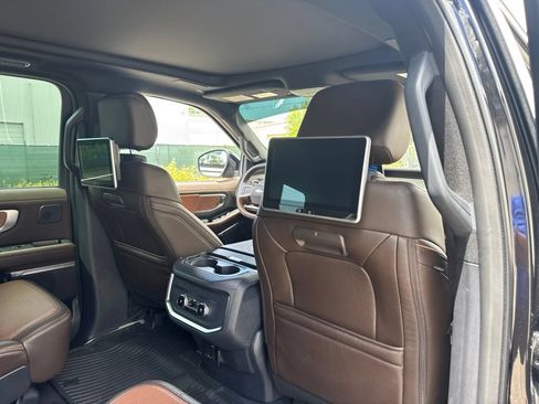 Used 2025 Ford Expedition King Ranch AWD/4WD image 10
