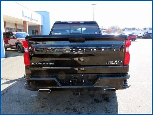 Used 2019 Chevrolet Silverado 1500 High Country w/ Technology Package image 6