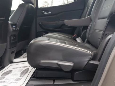 Used 2022 GMC Acadia Denali w/ Denali Ultimate Package AWD/4WD image 24