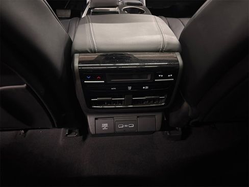 Certified 2023 Acura MDX SH-AWD w/ Technology Package image 33