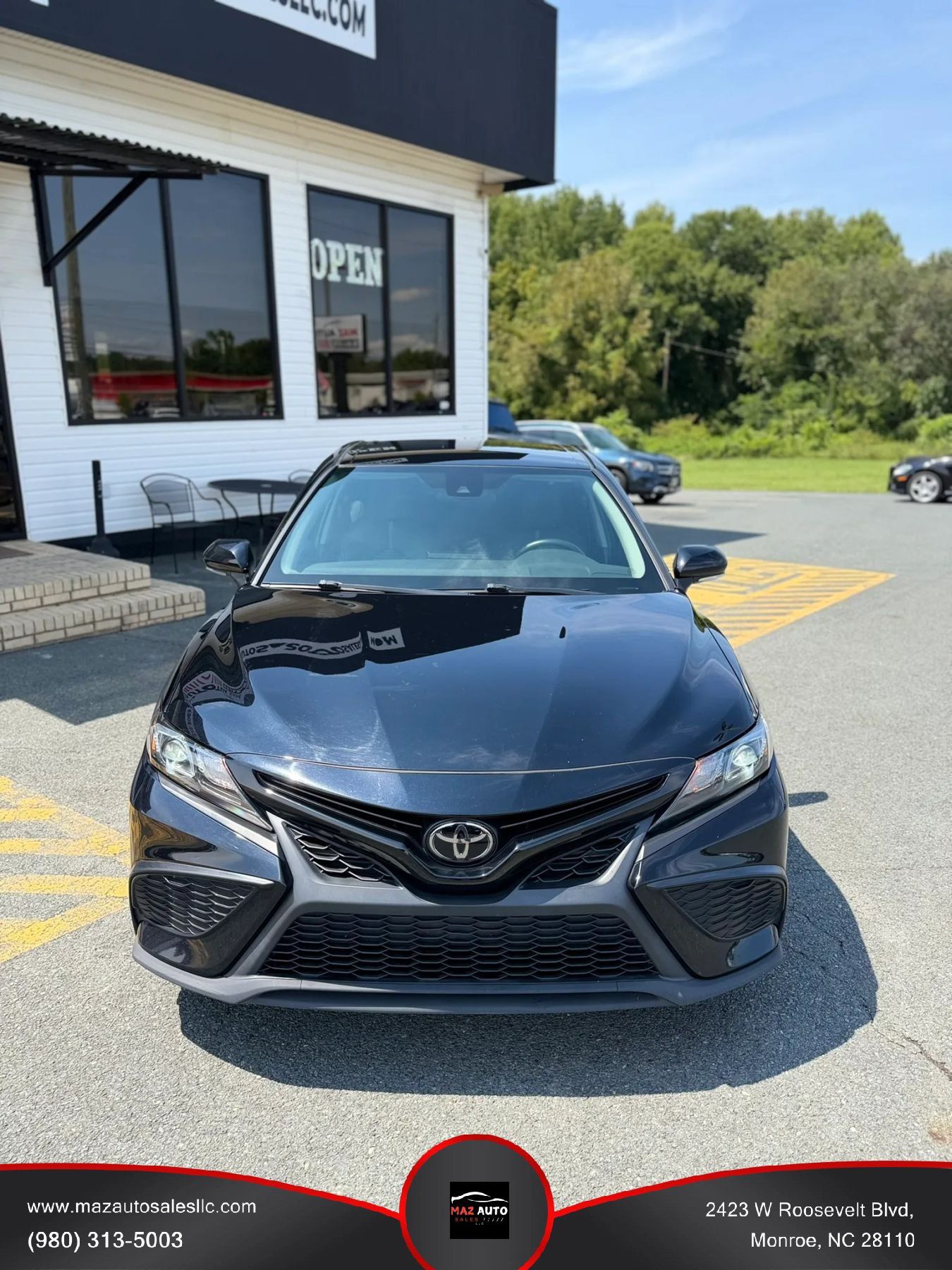 Used 2023 Toyota Camry SE FWD image 2