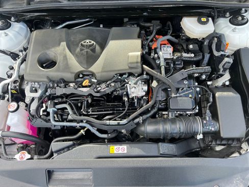 Used 2025 Toyota Camry LE FWD image 31
