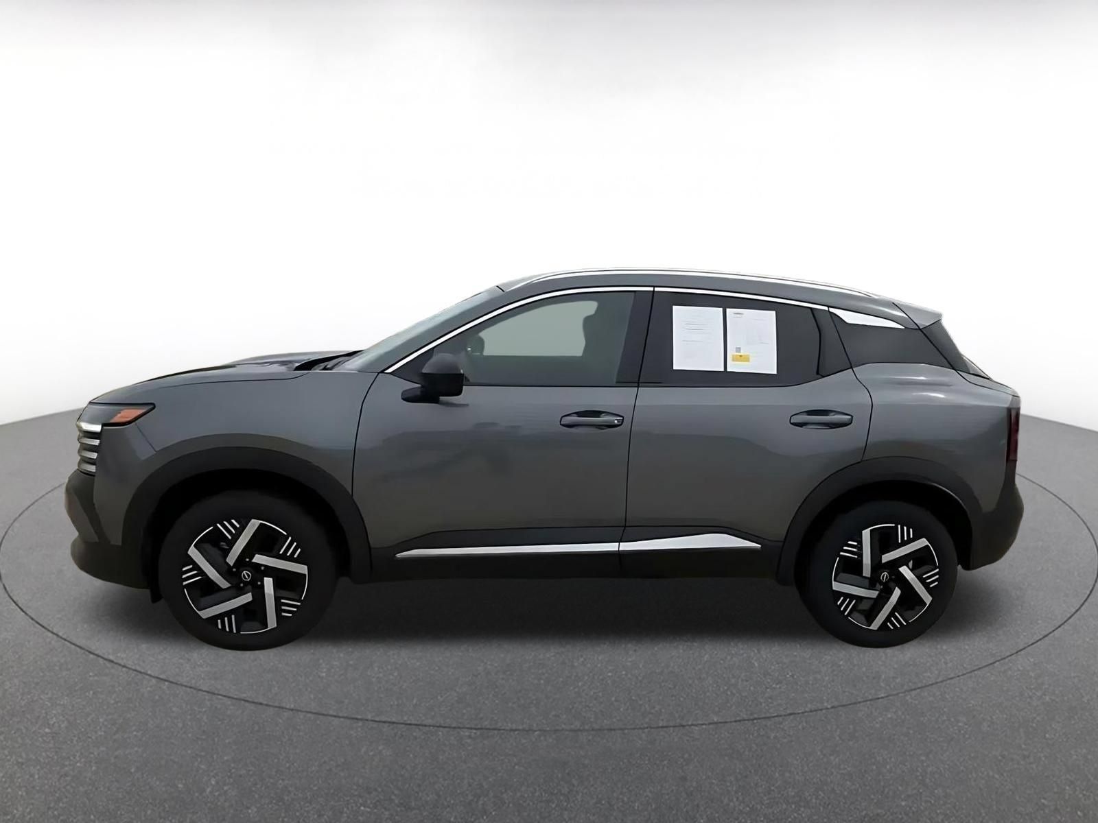 Used 2026 Nissan Kicks SV FWD image 9