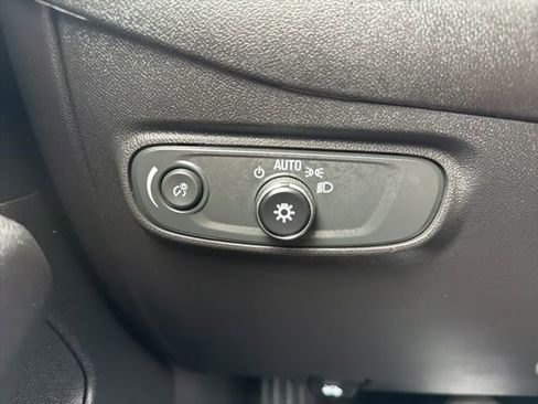 Used 2024 Chevrolet Equinox LT image 38