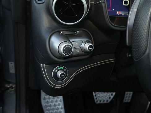 Used 2019 Ferrari Portofino image 24