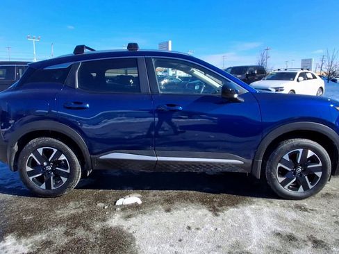 Used 2026 Nissan Kicks SV w/ Charging Package image 9