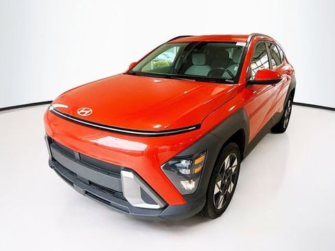Used 2024 Hyundai Kona SEL image 2