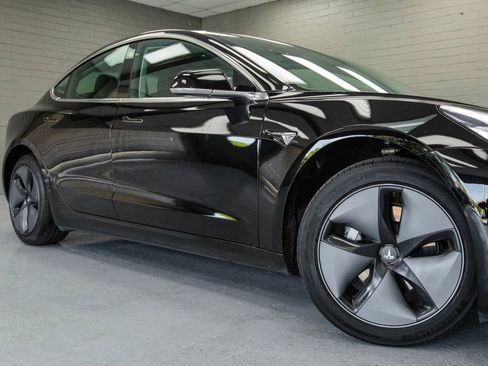 Used 2019 Tesla Model 3 Standard Range Plus image 9