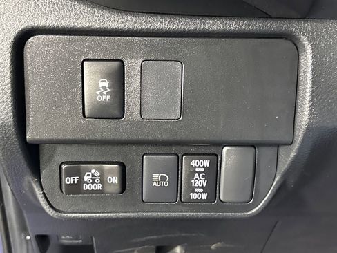 Used 2022 Toyota Tacoma TRD Sport w/ Technology Package RWD image 13