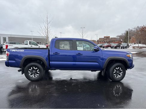 Used 2023 Toyota Tacoma TRD Off-Road image 24