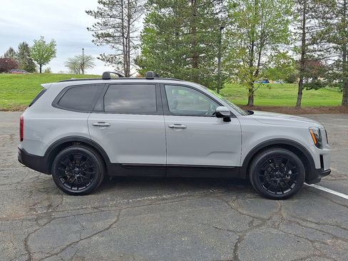 Used 2021 Kia Telluride EX w/ EX Premium Package AWD/4WD image 18
