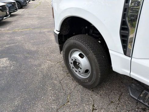 New 2026 Ford F350 XL w/ XL Chrome Package AWD/4WD image 10