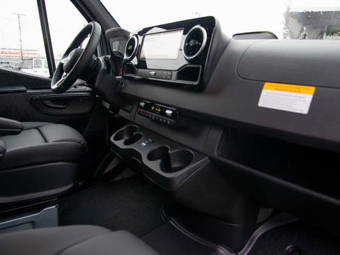 New 2025 Mercedes-Benz Sprinter 2500 image 13