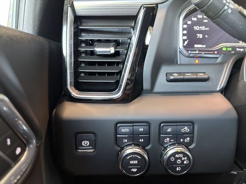 Used 2024 GMC Sierra 3500 Denali Ultimate AWD/4WD image 19