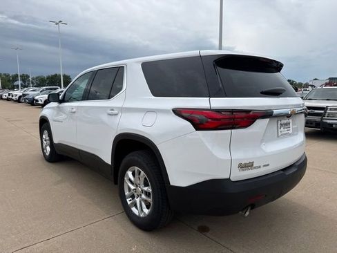 Used 2023 Chevrolet Traverse LS w/ Safety Package AWD/4WD image 5