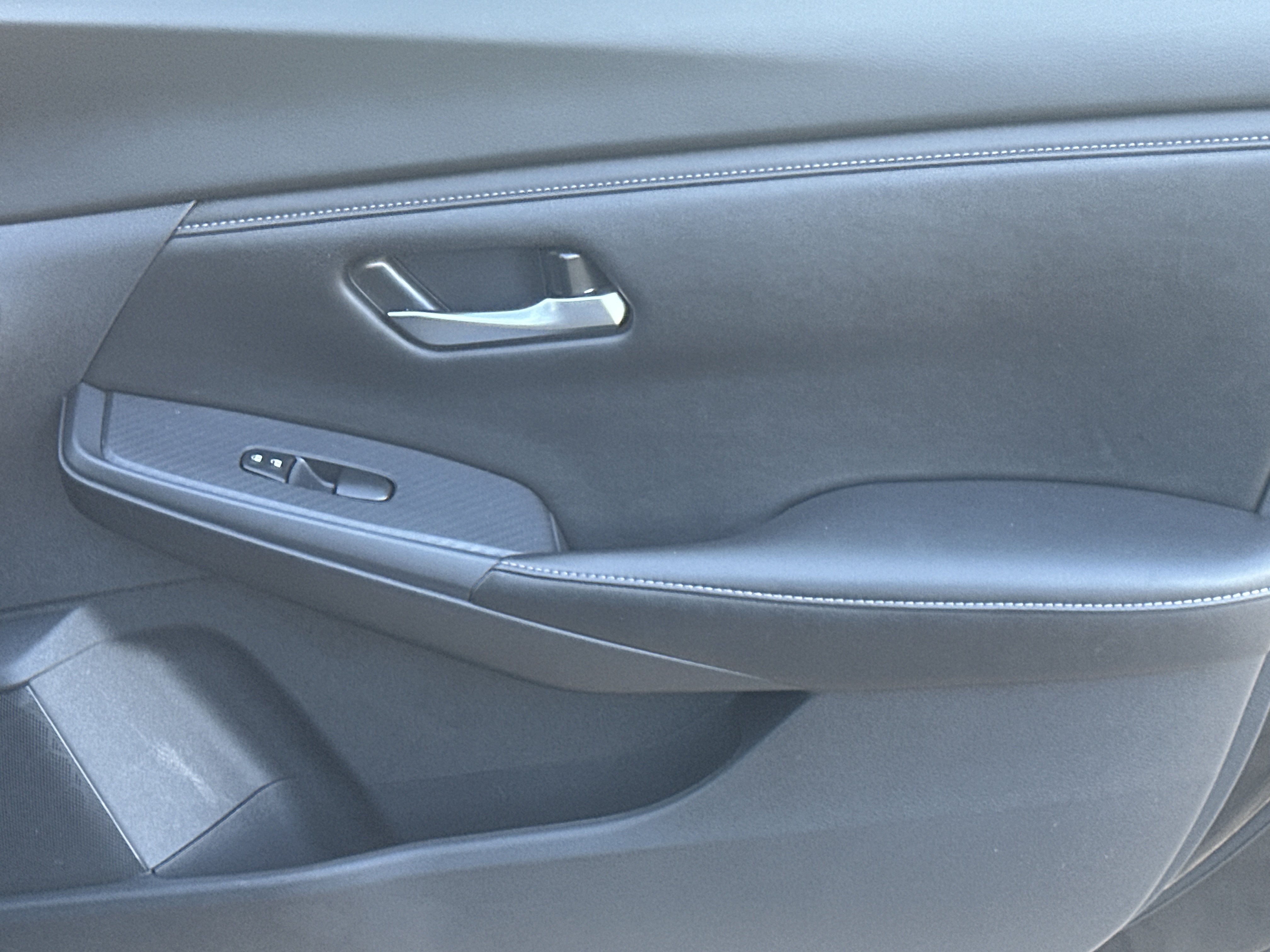 Used 2024 Nissan Sentra SV FWD image 14
