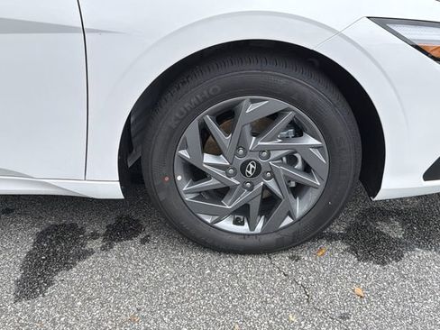 New 2026 Hyundai Elantra Blue image 12