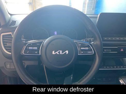 Used 2023 Kia Seltos S w/ Navigation Package AWD/4WD image 6