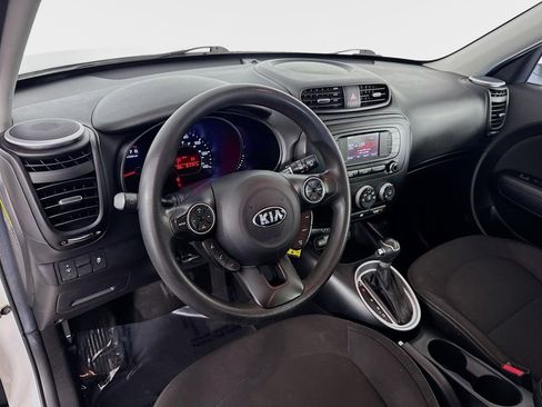 Used 2015 Kia Soul Base image 9