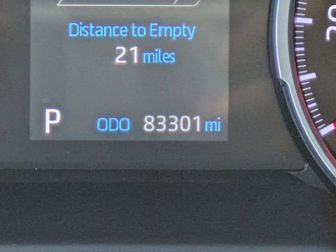 Used 2021 Toyota RAV4 XLE Premium FWD image 31