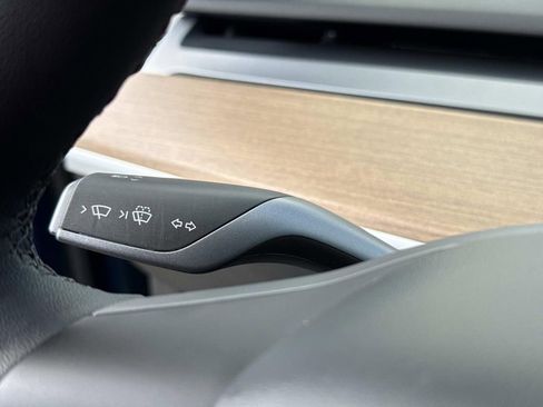 Used 2024 Tesla Model Y Long Range image 41