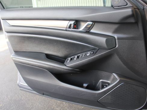Used 2019 Honda Accord Sport image 12