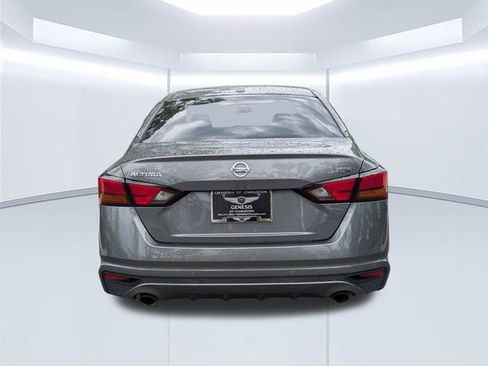 Used 2020 Nissan Altima 2.5 SR w/ Premium Package FWD image 5