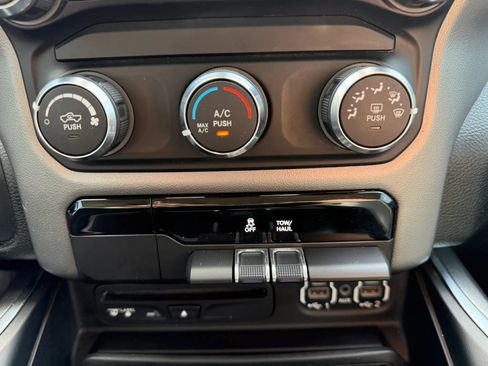 Used 2019 RAM 1500 Big Horn RWD image 20