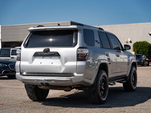 Used 2018 Toyota 4Runner TRD Off-Road Premium AWD/4WD image 7