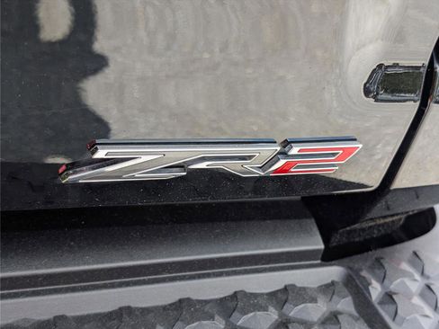 Used 2024 Chevrolet Colorado ZR2 w/ Technology Package AWD/4WD image 10