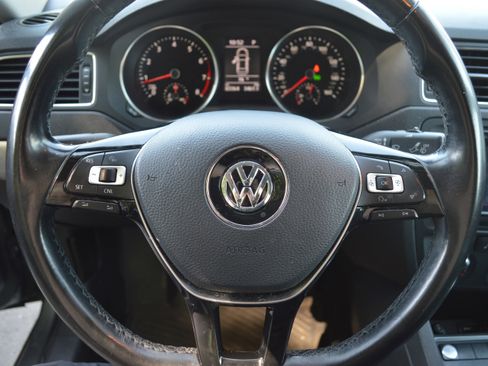 Used 2018 Volkswagen Jetta SE FWD image 14