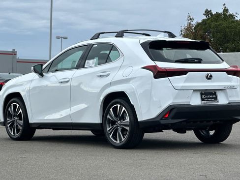 New 2026 Lexus UX 300h AWD image 7