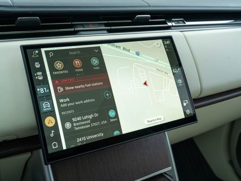 Used 2024 Land Rover Range Rover Autobiography image 23