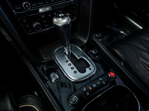 Used 2015 Bentley Flying Spur V8 image 46