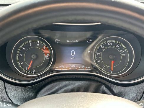 Used 2019 Jeep Cherokee Trailhawk AWD/4WD image 16