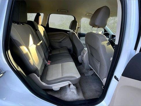 Used 2015 Ford Escape SE image 25