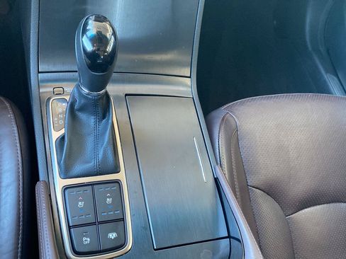 Used 2014 Hyundai Azera Limited w/ Option Group 02 FWD image 25