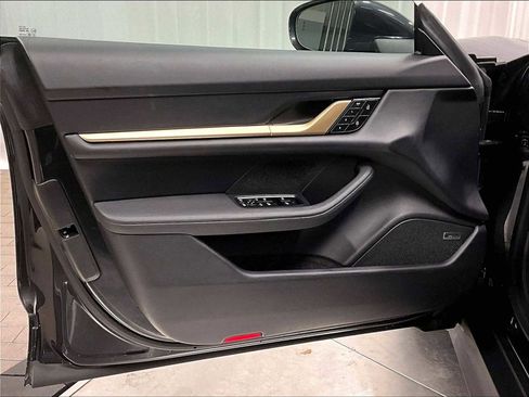 Used 2025 Porsche Taycan 4S image 25