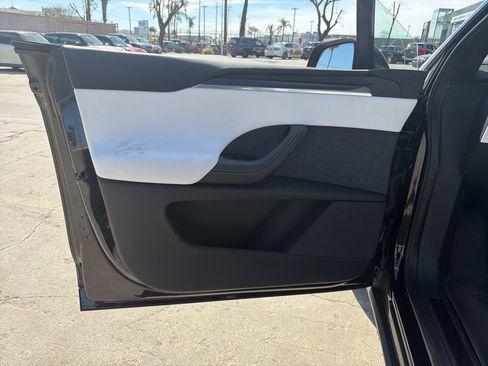 Used 2022 Tesla Model X Plaid image 20