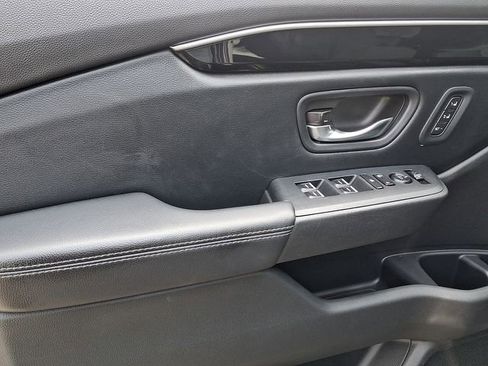 Certified 2023 Honda Pilot Touring image 14