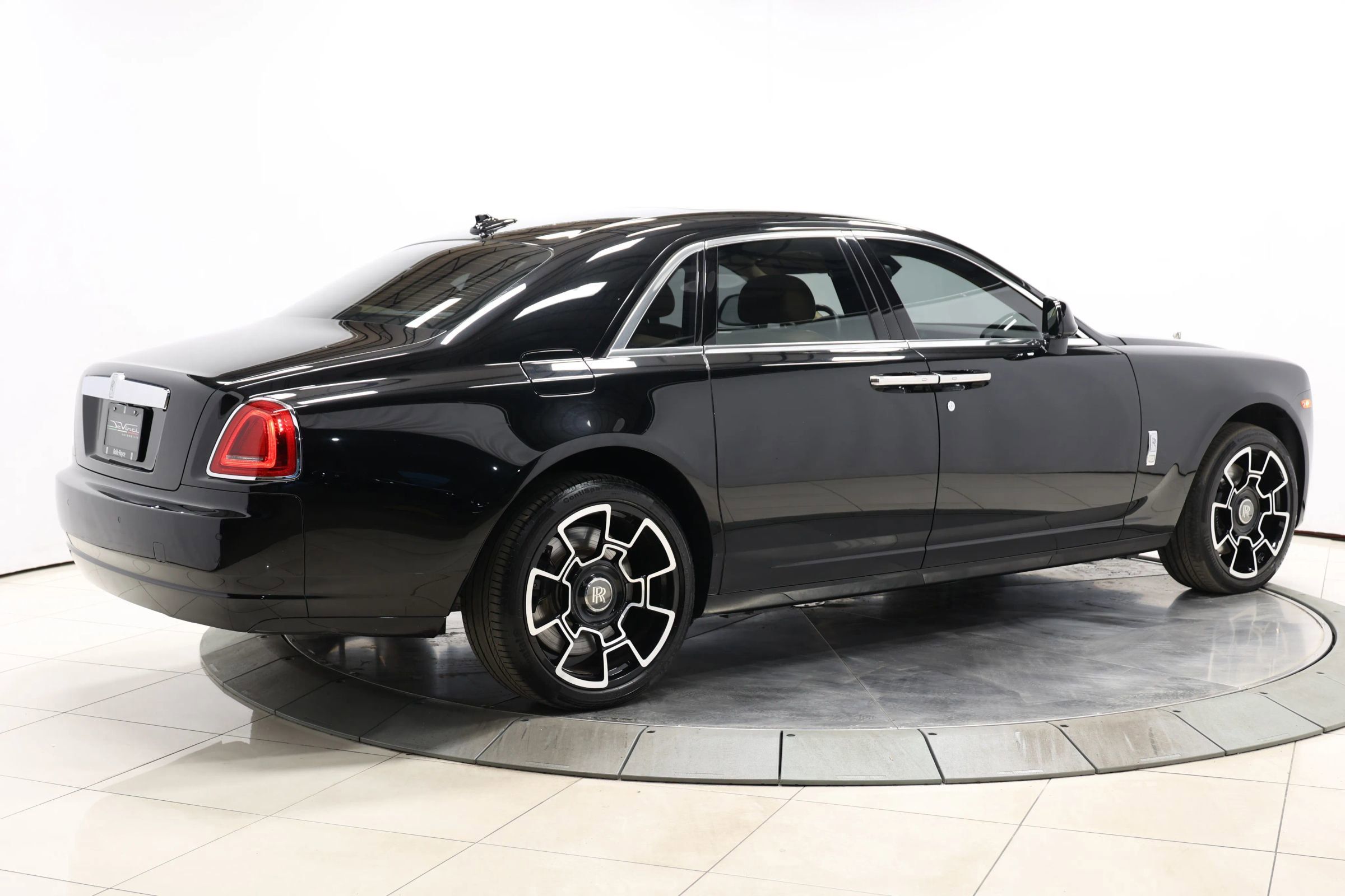 Used 2015 Rolls-Royce Ghost RWD image 4