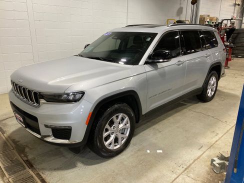 Used 2022 Jeep Grand Cherokee L Limited image 1