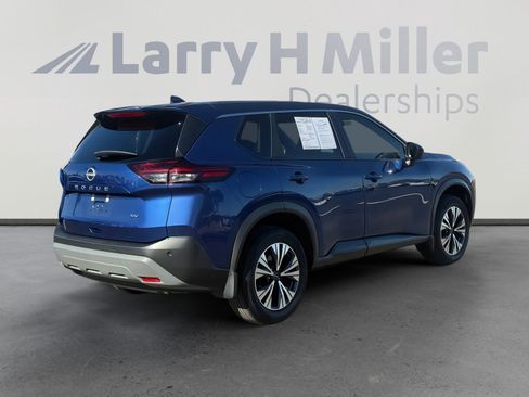 Used 2023 Nissan Rogue SV image 7