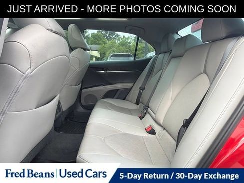 Used 2019 Toyota Camry XSE FWD image 13