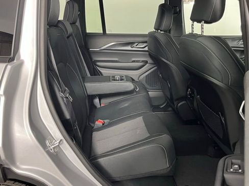 New 2025 Jeep Grand Cherokee Laredo X w/ Luxury Tech Group I image 28