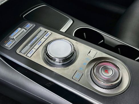 Used 2025 Genesis GV70 2.5T AWD/4WD image 25