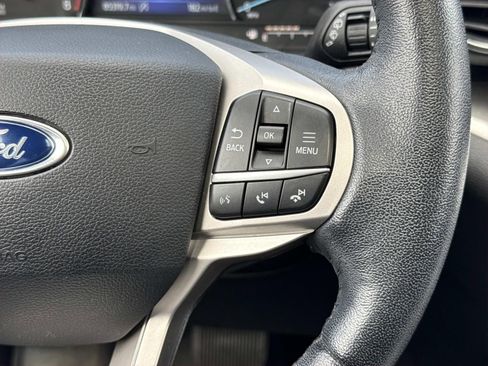 Used 2021 Ford Explorer XLT w/ Equipment Group 202A AWD/4WD image 14